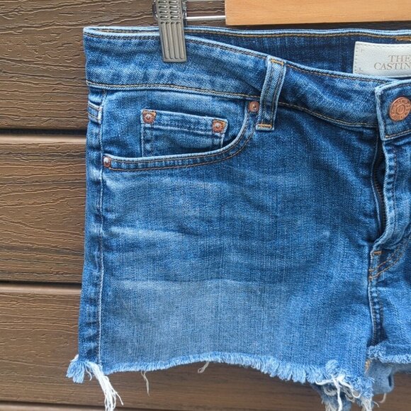 Aritzia The Castings Mid Rise Blue Denim Cut Off Shorts -Size 32 Great Condition - Picture 4 of 9